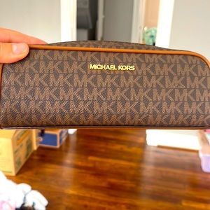 Michael kors makeup case